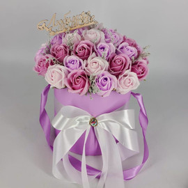 Soap roses in a hat box