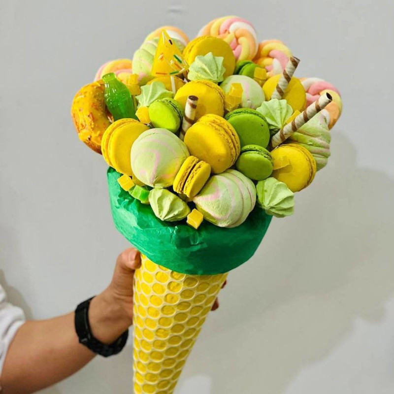 Sweet bouquet in a cone, standart