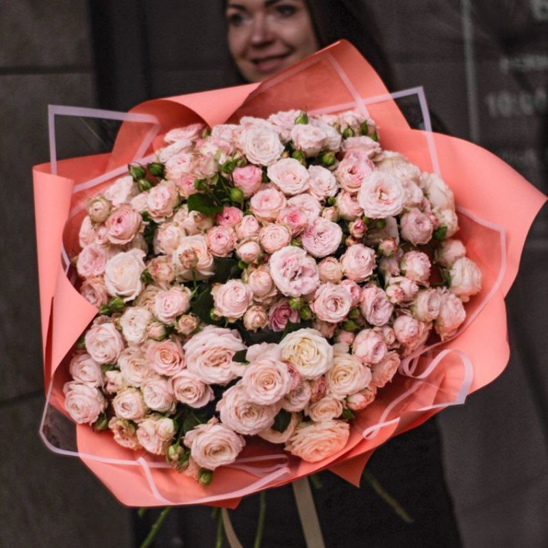 BOUQUET-GIANT FROM THE MOST DELICATE SPRAY ROSES, standart