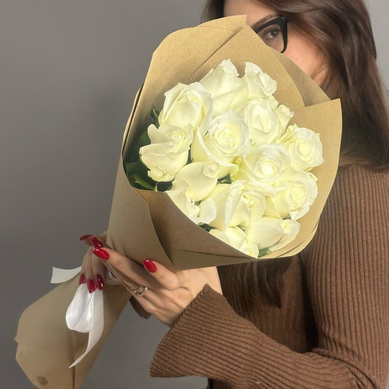Bouquet of 15 white roses in craft 50 cm, standart