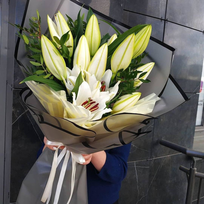 Bouquet of 5 lilies, standart
