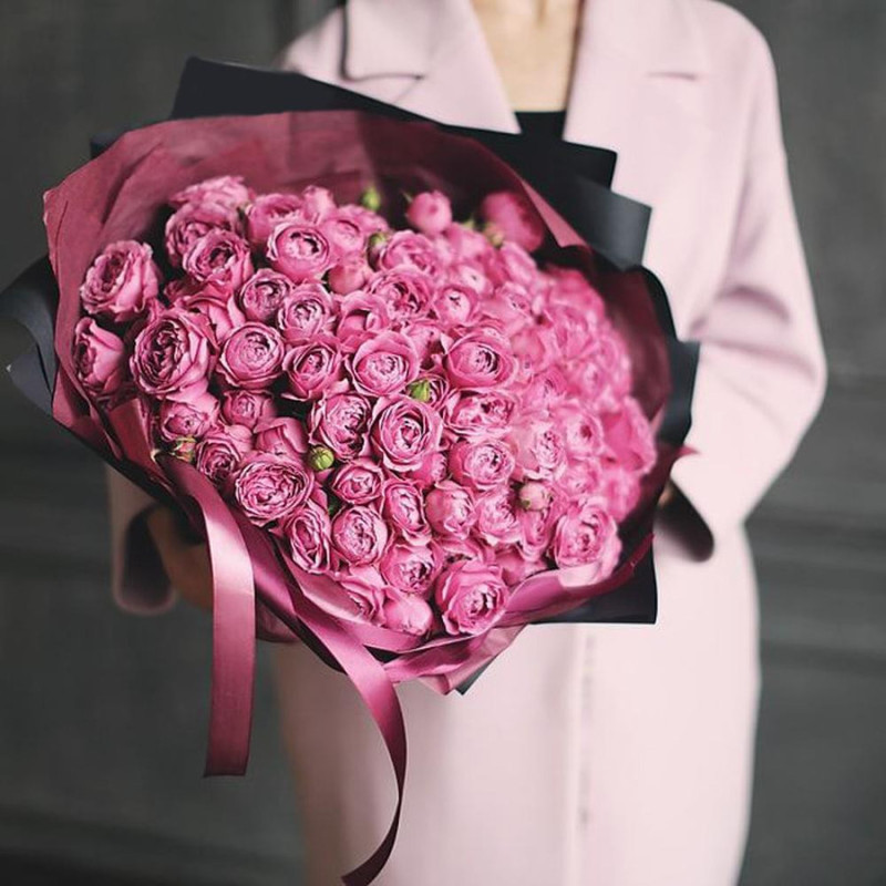 Large bouquet of peony spray roses, standart