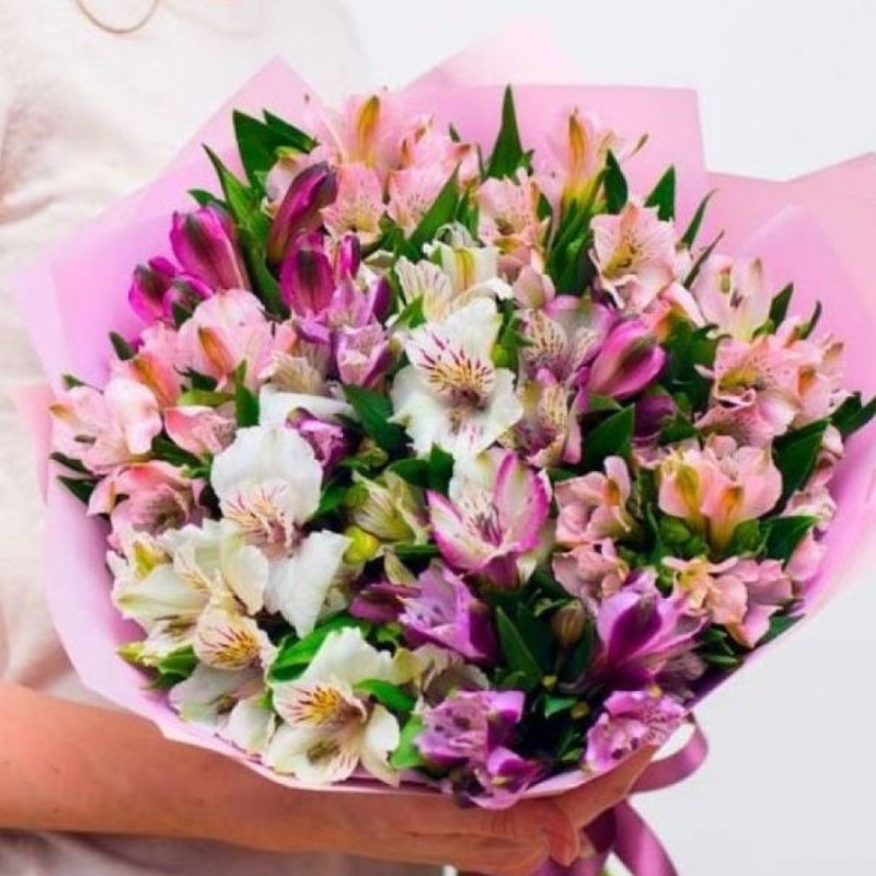 Bouquet of 31 roses with pistachios, standart