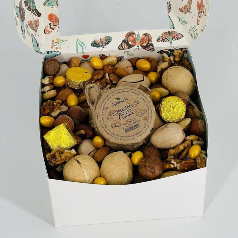 Assorted nuts with gift box, standart
