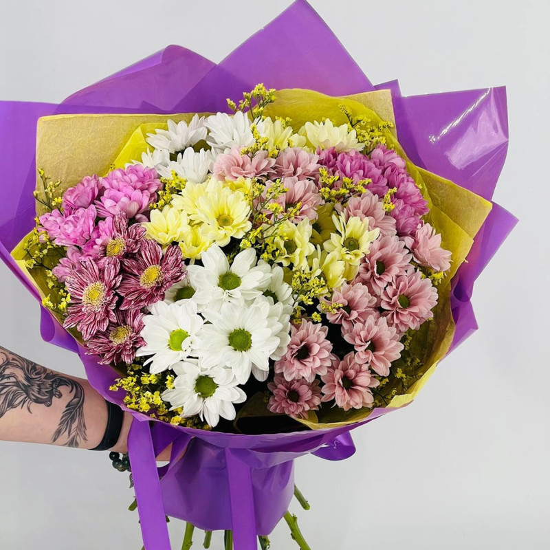 Bright bouquet of chrysanthemums, standart