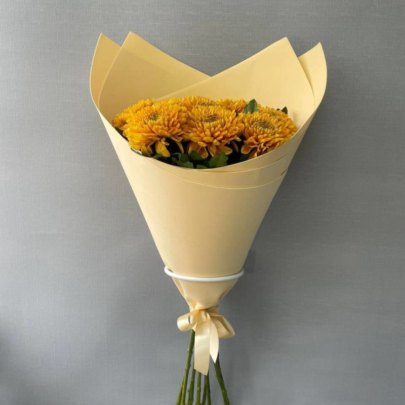 Bouquet of varietal chrysanthemum "Orange dreams", standart