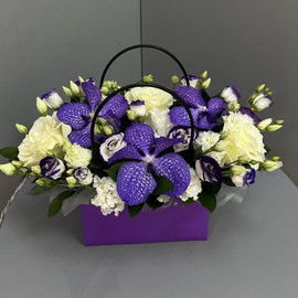 Цветочная сумочка с орхидеей Вандой