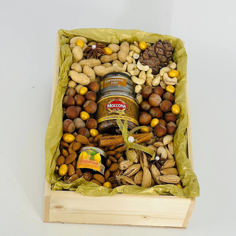 New Year's gift box with coffee and nuts mix, standart