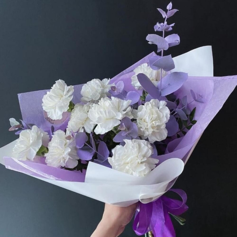 White dianthus with purple eucalyptus, standart