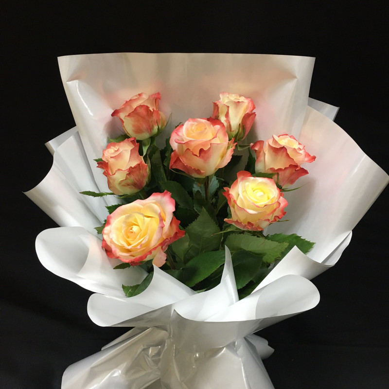 7 Cabaret roses in a package, standart