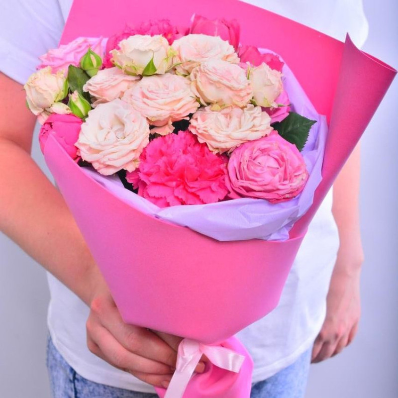 Bouquet of carnations and roses, standart