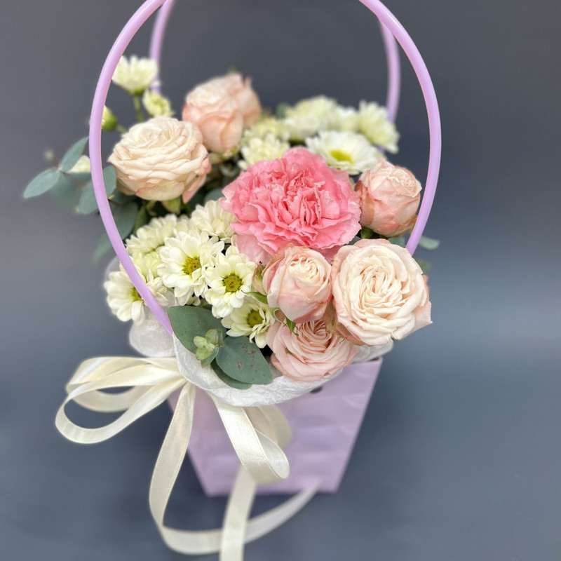 Peony roses with daisies in a bag, standart