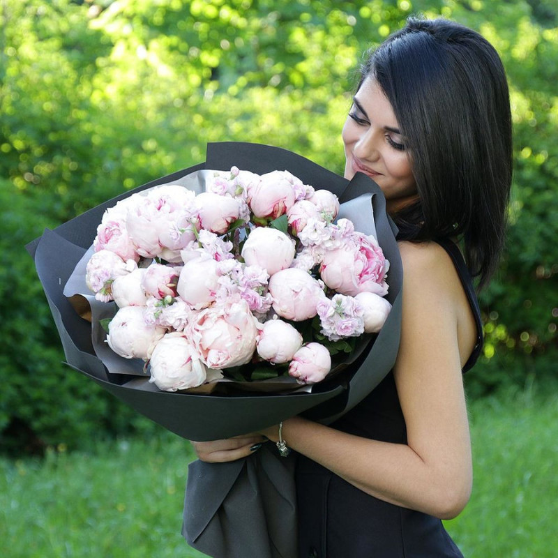 Large bouquet of peonies and matthiols, standart