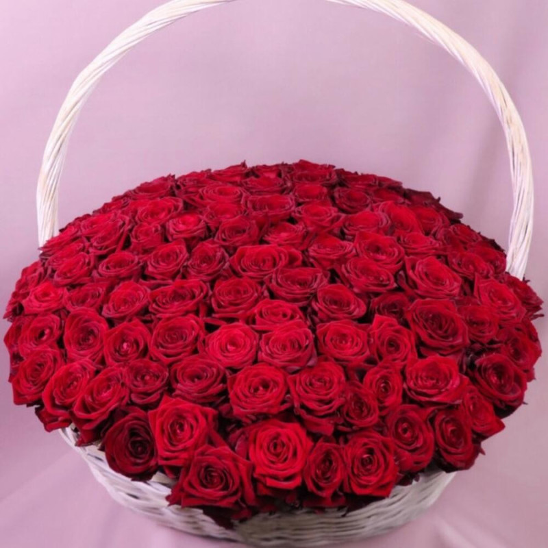 121 red roses in a basket, standart