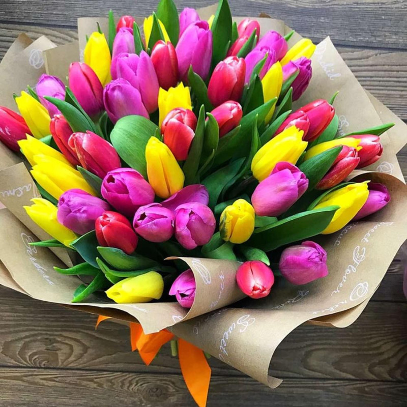 Tulips in decoration, standart