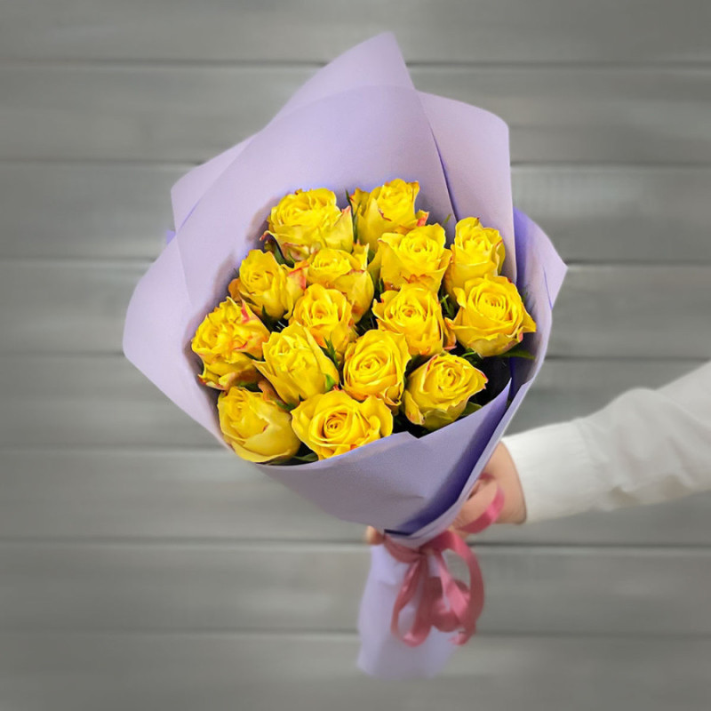 Bouquet of 15 yellow roses 40 cm in a package, premium
