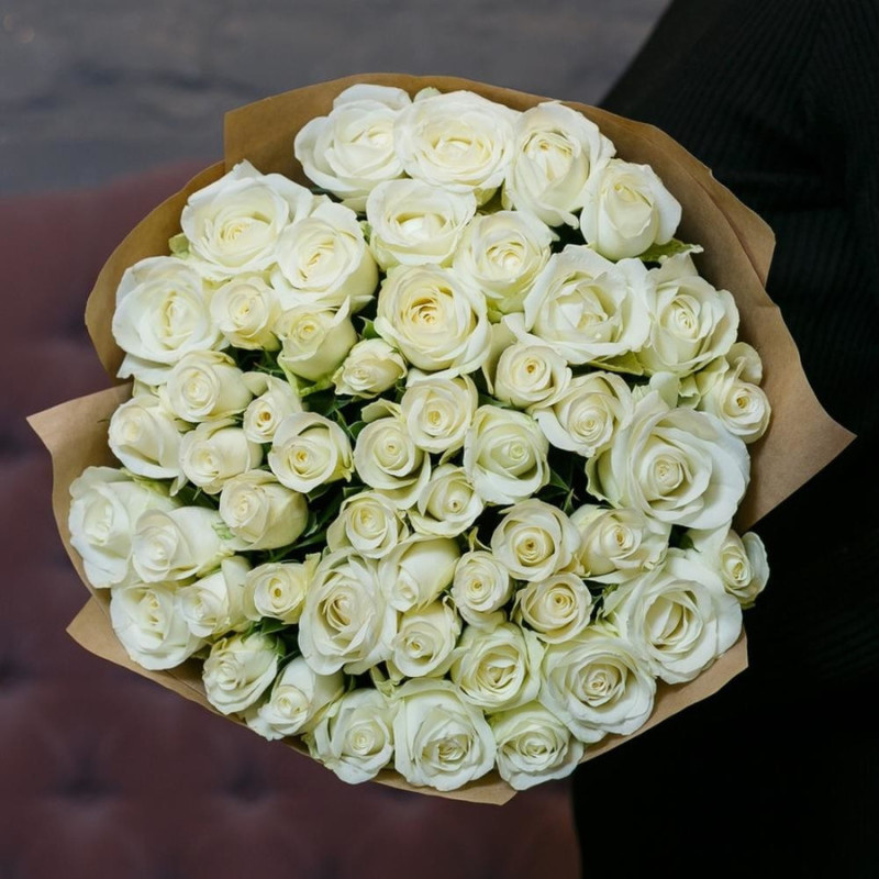 51 белая роза в оформлении, стандартный