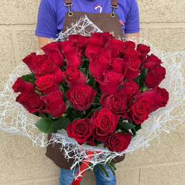 Bouquet of 35 red roses