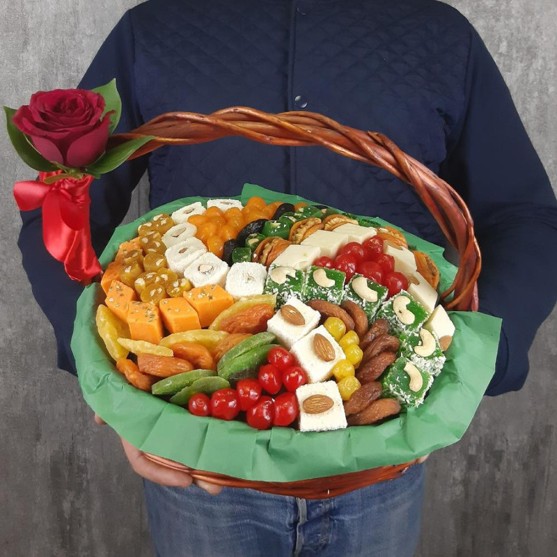 Basket of dried fruits and sweets, standart