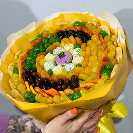 Large bouquet of dried fruits with honey