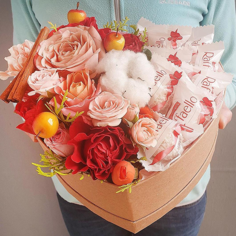 Gift box in the shape of a heart of roses with cinnamon and Raffaello candies, standart