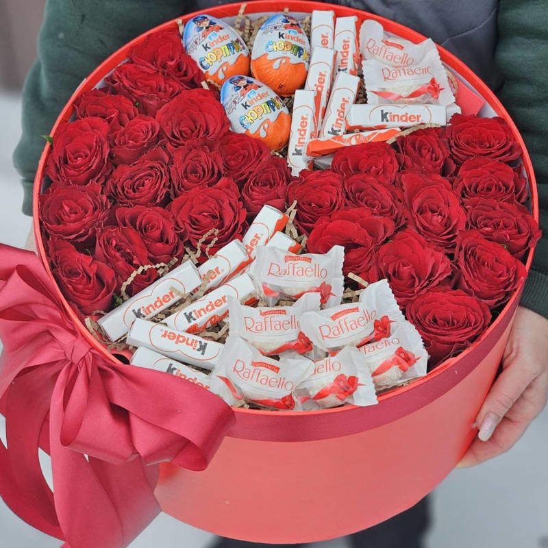 box of roses and chocolate, standart