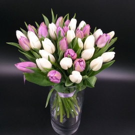 Bouquet of 35 peony lilac and white tulips