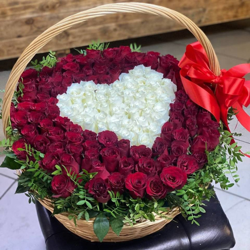 151 roses in the shape of a heart in a basket, standart