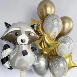 Composition of balloons with a raccoon