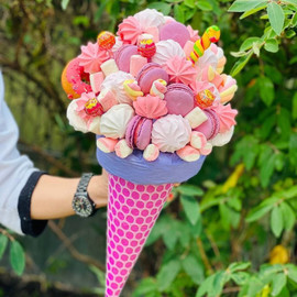 A bouquet of sweets in the form of ice cream