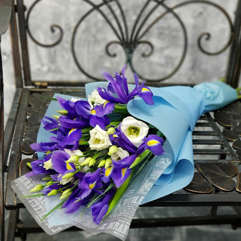Spring bouquet of irises and lisianthus, standart