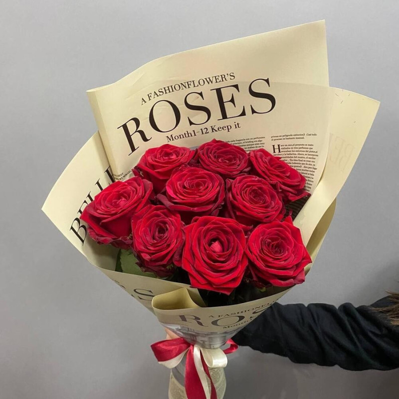 Bouquet of 9 red roses in designer decoration 50 cm, standart