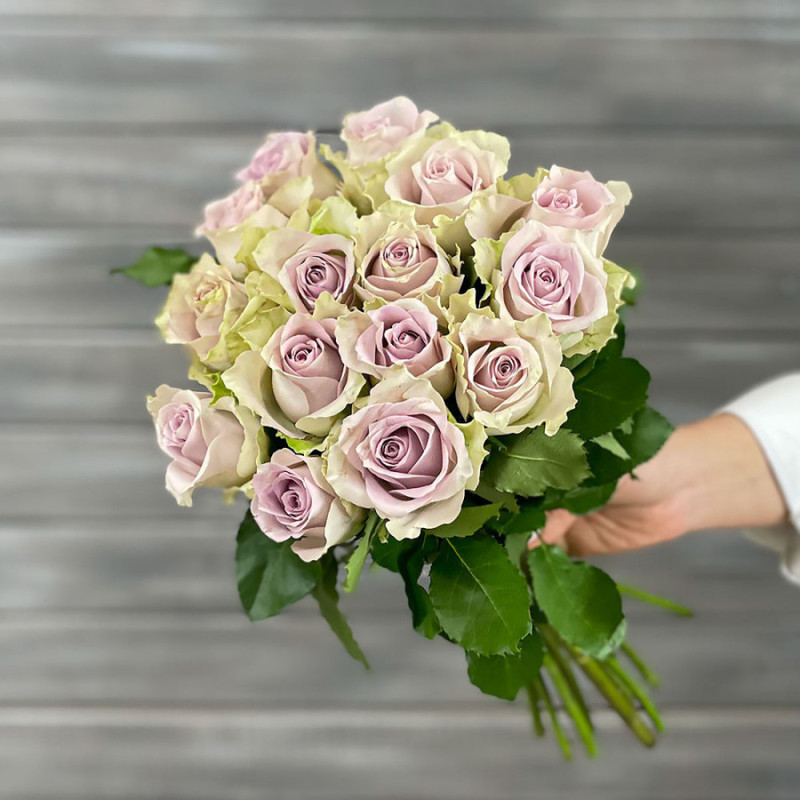 Bouquet of 15 lilac roses with 40 cm ribbon, premium