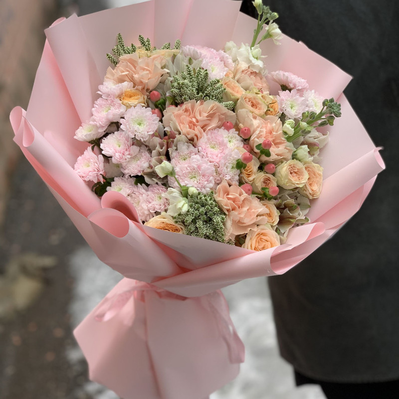Delicate bouquet with roses, standart