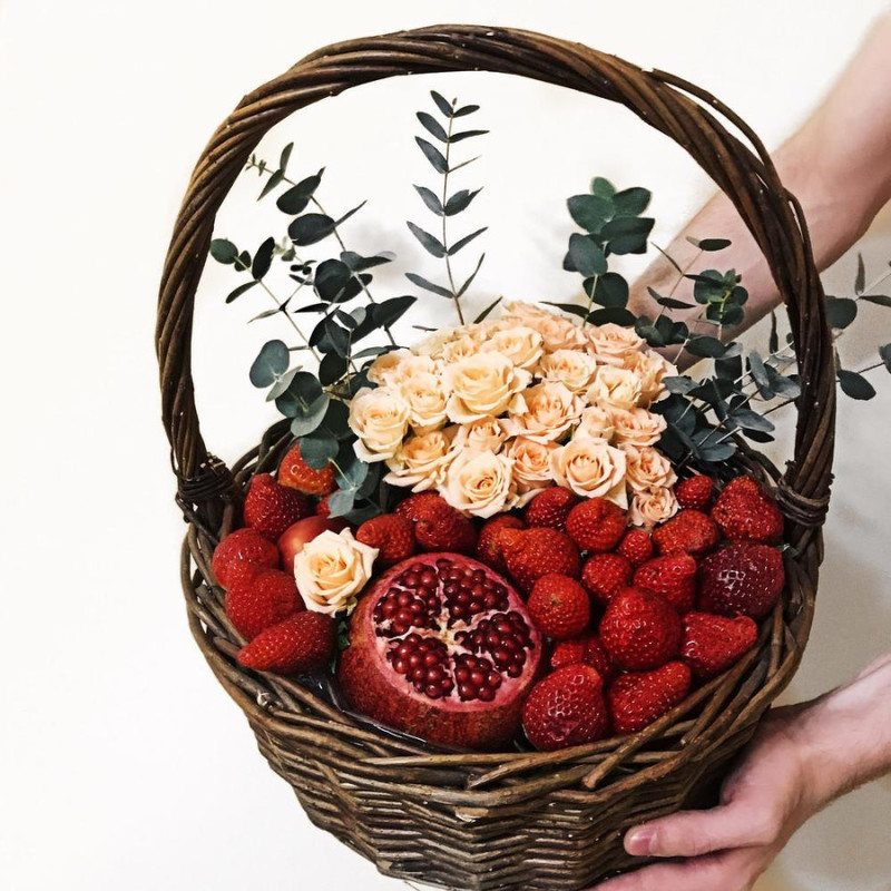 Basket with pomegranate and strawberries, standart