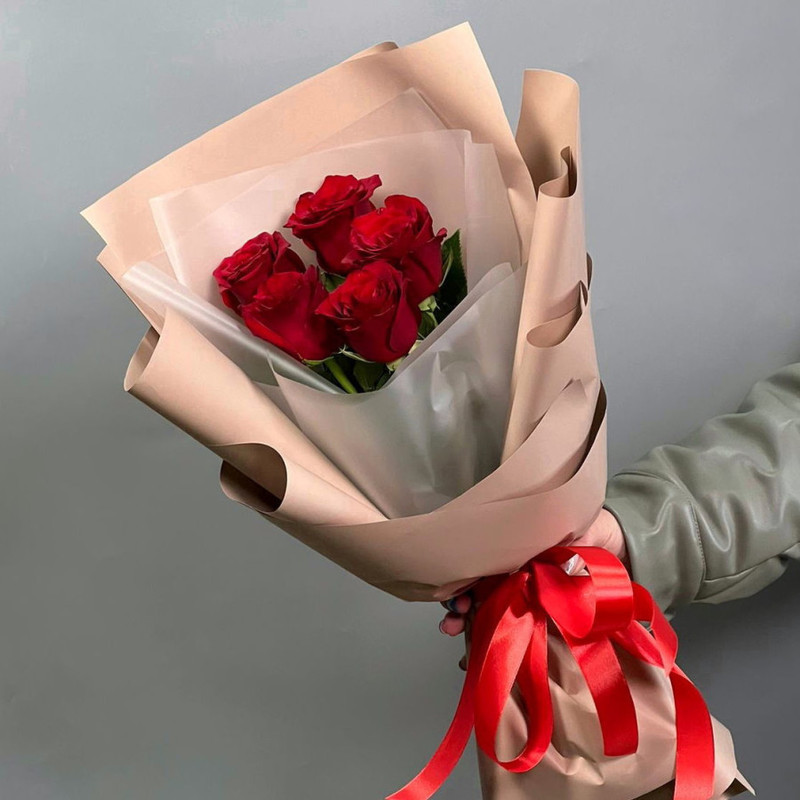 Bouquet of flowers: "5 roses can look magnificent too", standart