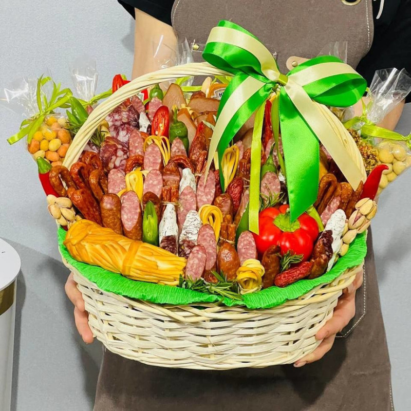 Sausage basket with snacks, standart