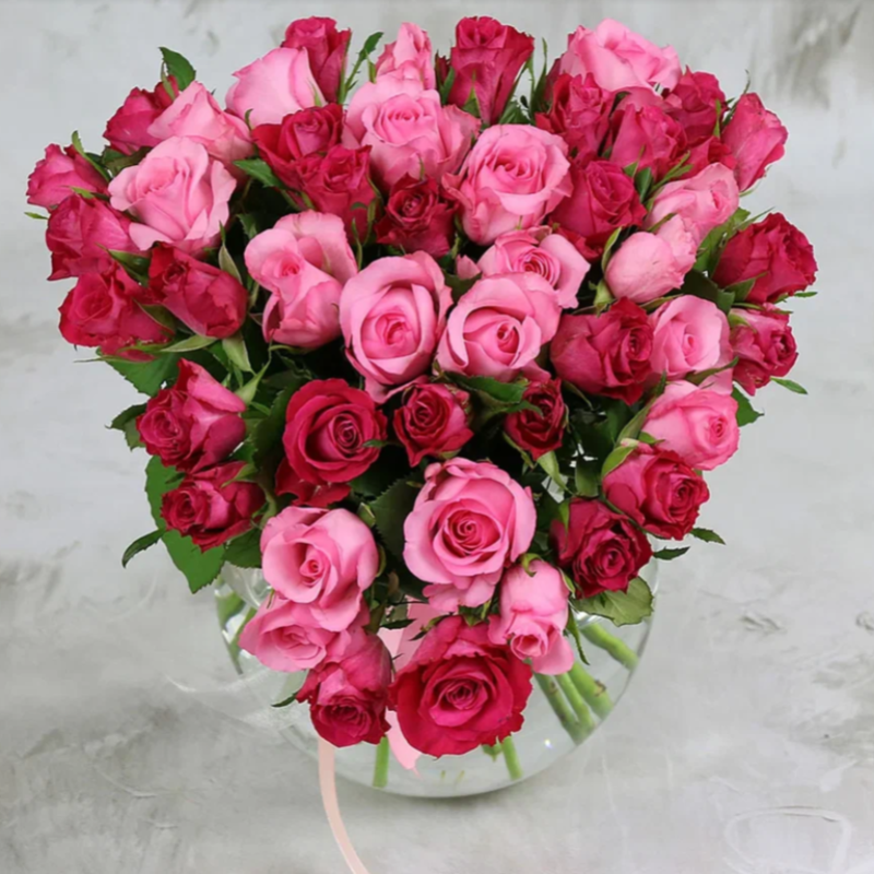Bouquet of 51 pink roses 40 cm in heart shape, standart