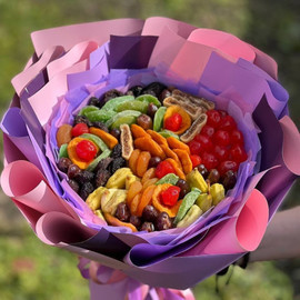 Bouquet of chocolate on March 8