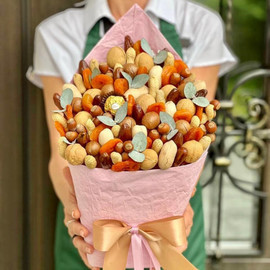 Bouquet of nuts