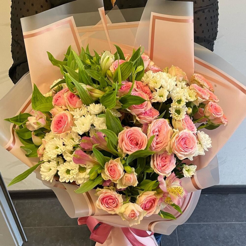 Bouquet of santini roses and alstroemerias, vendor code: 333087449,  hand-delivered to Moscow (inside MKAD)