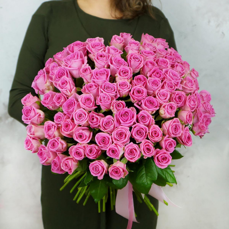 101 розовая роза с лентой (50 см), стандартный