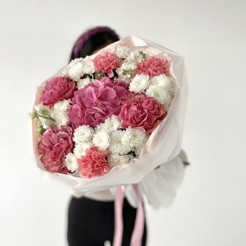 Designer bouquet with curly roses, standart