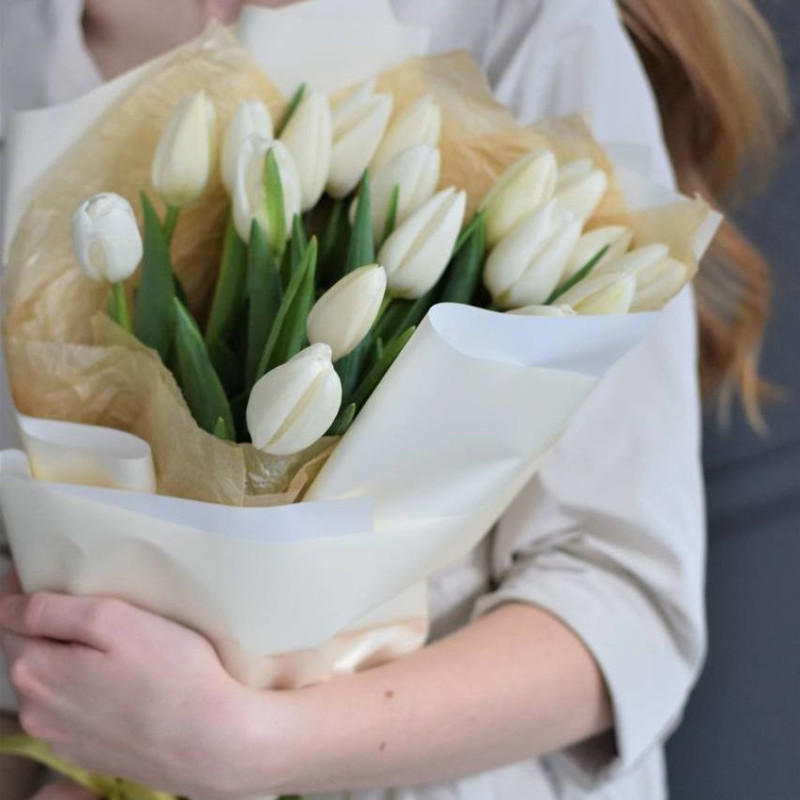 Bouquet with white tulips, standart