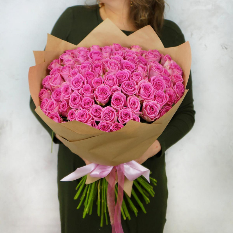 101 розовая роза в крафте (50 см), стандартный