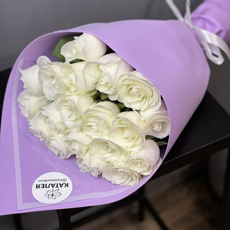 Bouquet of white roses, standart