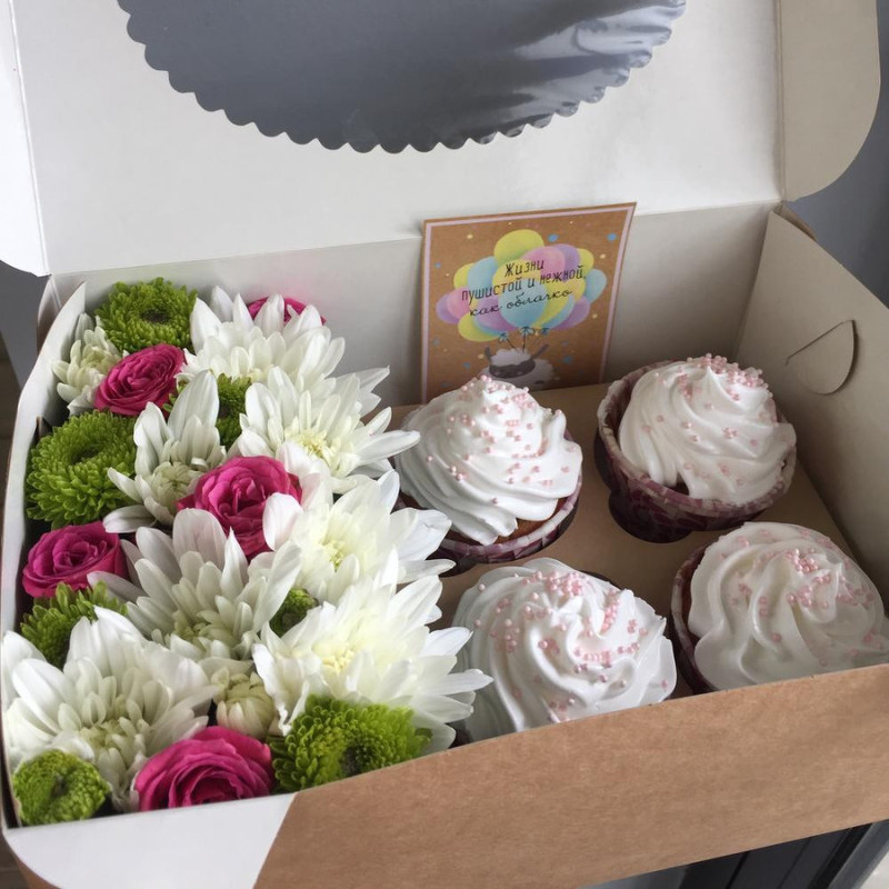 Flower mix and 4 cupcakes, standart