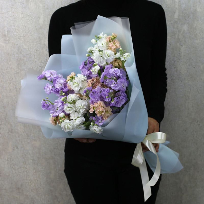 Bouquet of white, cream and lilac matthiola, standart
