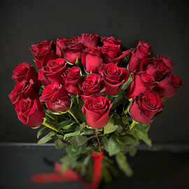 Букет из 25 красных роз (код 19)