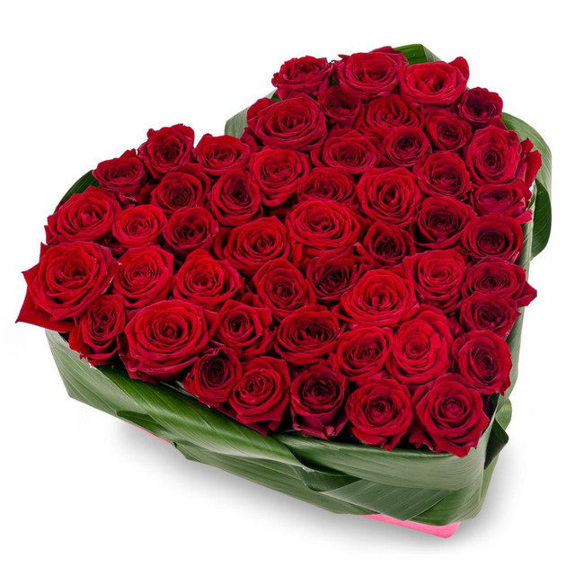 Красные розы в форме сердца "Моё сердце твоё", стандартный